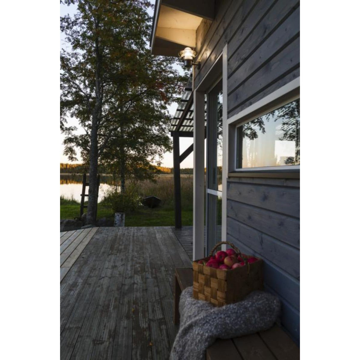 Seinävalaisin Ulko Käpylä Ip44 E27 Glc Bklack [4107606] |